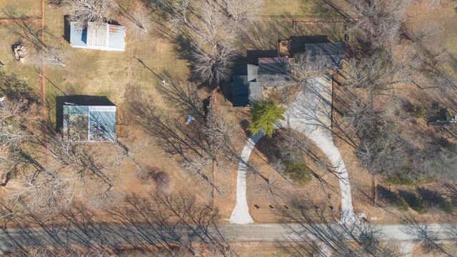 2525 Beacon Hill Loop, Strafford, MO 65757