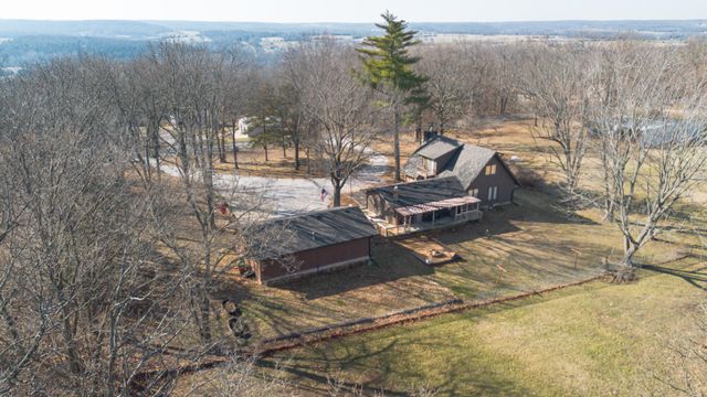 2525 Beacon Hill Loop, Strafford, MO 65757