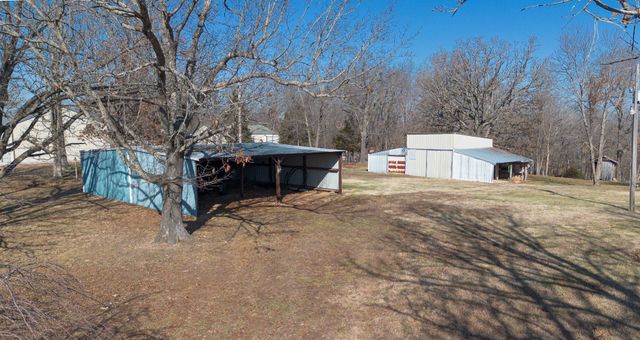 2525 Beacon Hill Loop, Strafford, MO 65757