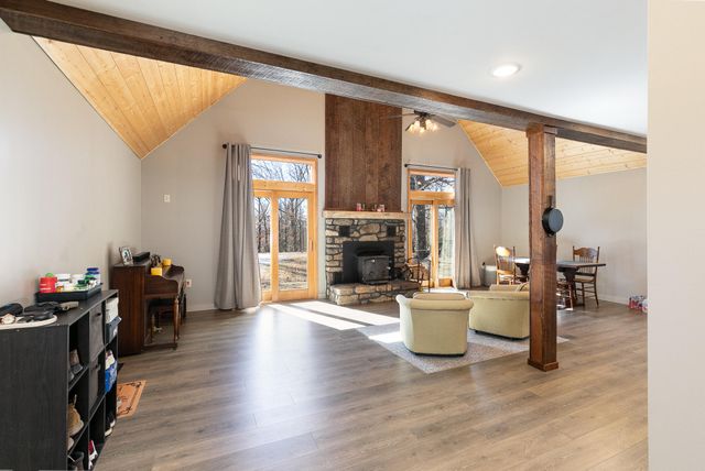 2525 Beacon Hill Loop, Strafford, MO 65757