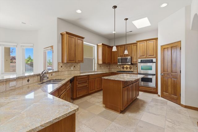8008 Merissa Lane NE, Albuquerque, NM 87122