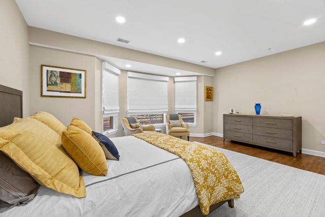 110 S Marion Street 308, Oak Park, IL 60302