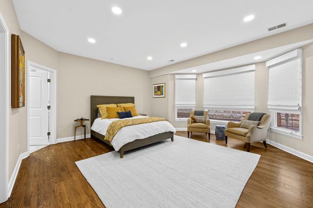 110 S Marion Street 308, Oak Park, IL 60302