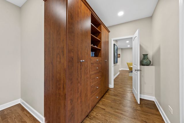 110 S Marion Street 308, Oak Park, IL 60302