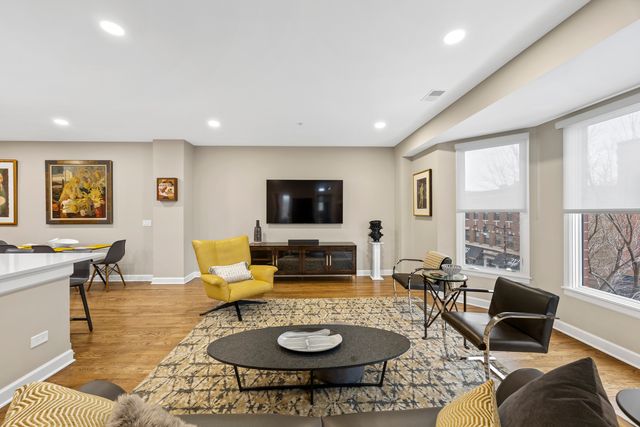 110 S Marion Street 308, Oak Park, IL 60302