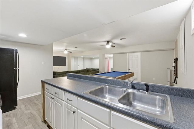 3716 NW Anchor Court, Blue Springs, MO 64015