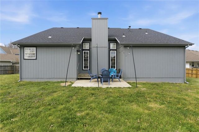 3716 NW Anchor Court, Blue Springs, MO 64015