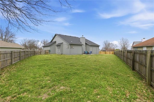 3716 NW Anchor Court, Blue Springs, MO 64015