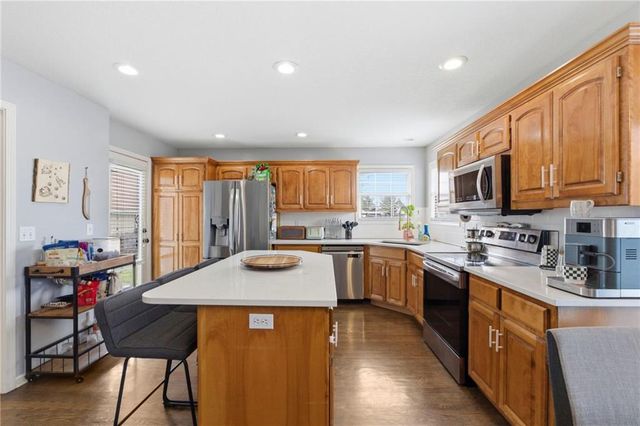 3716 NW Anchor Court, Blue Springs, MO 64015