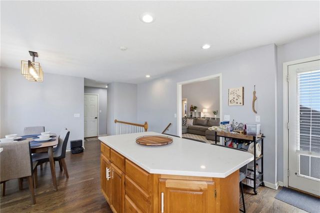 3716 NW Anchor Court, Blue Springs, MO 64015