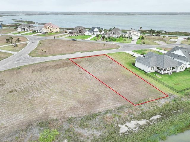60 Southpointe Cir., Rockport, TX 78382