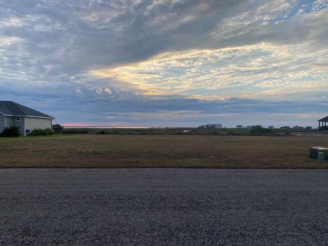 60 Southpointe Cir., Rockport, TX 78382