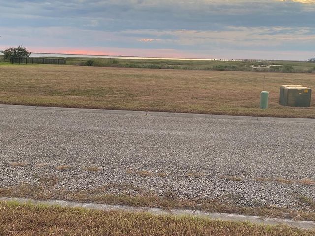 60 Southpointe Cir., Rockport, TX 78382