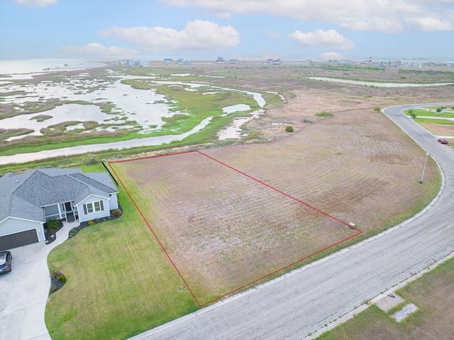60 Southpointe Cir., Rockport, TX 78382