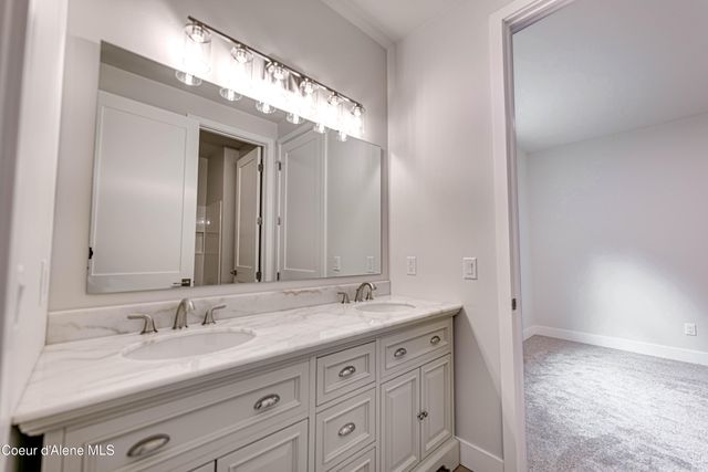 877 Main St, Wardner, ID 83837