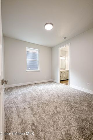 877 Main St, Wardner, ID 83837