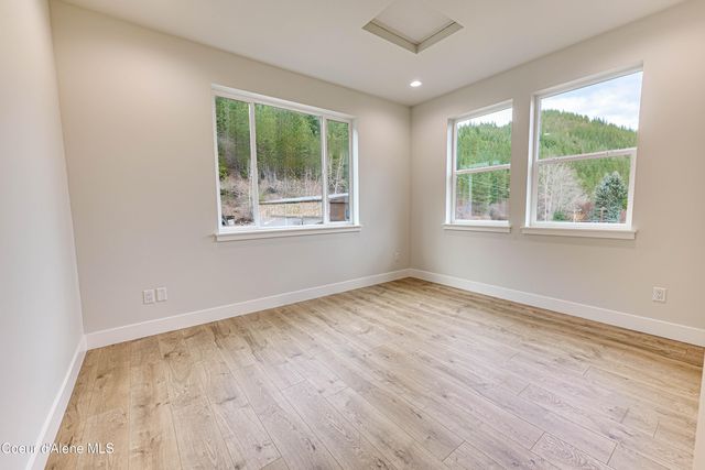 877 Main St, Wardner, ID 83837