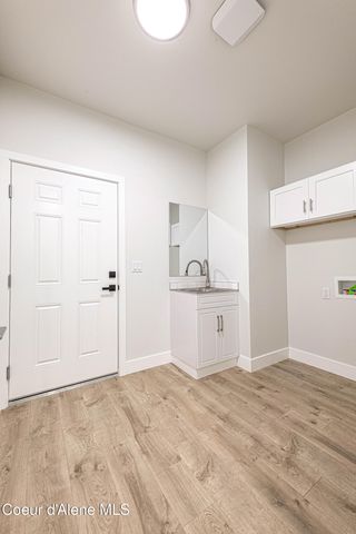 877 Main St, Wardner, ID 83837