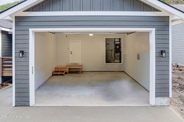 877 Main St, Wardner, ID 83837