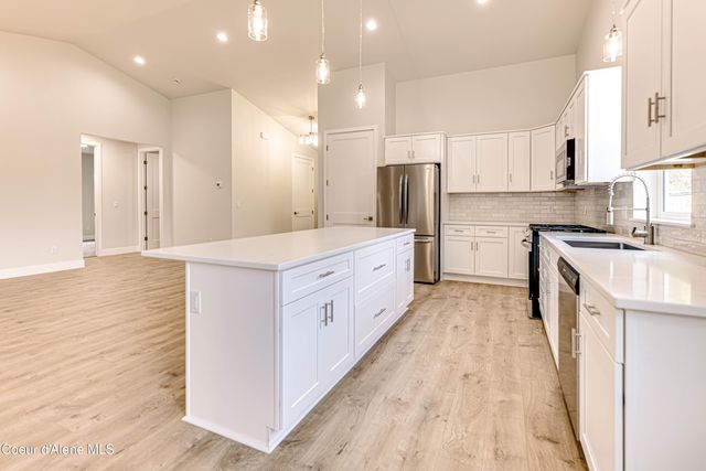 877 Main St, Wardner, ID 83837