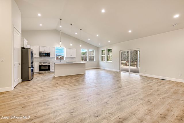 877 Main St, Wardner, ID 83837