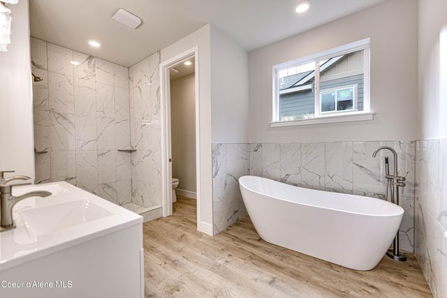 877 Main St, Wardner, ID 83837