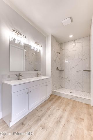 877 Main St, Wardner, ID 83837