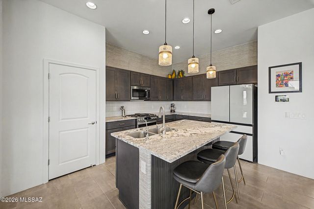 8026 S Galileo Lane, Tucson, AZ 85747