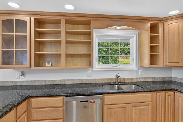 3014 W Weile Ave, Spokane, WA 99208