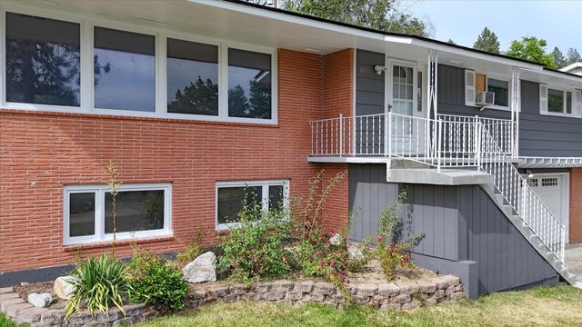3014 W Weile Ave, Spokane, WA 99208