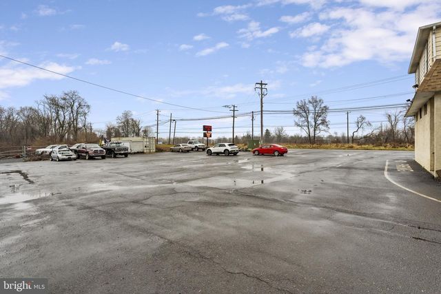 1 MILL CREEK ROAD, Morrisville, PA 19067