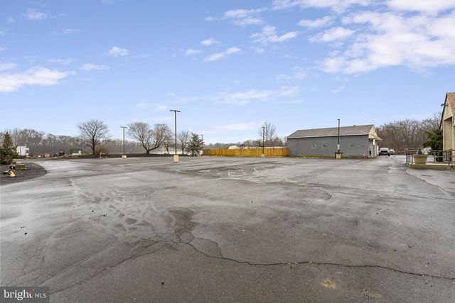 1 MILL CREEK ROAD, Morrisville, PA 19067