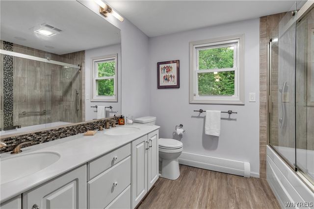 84 Carriage Cir, Amherst, NY 14221