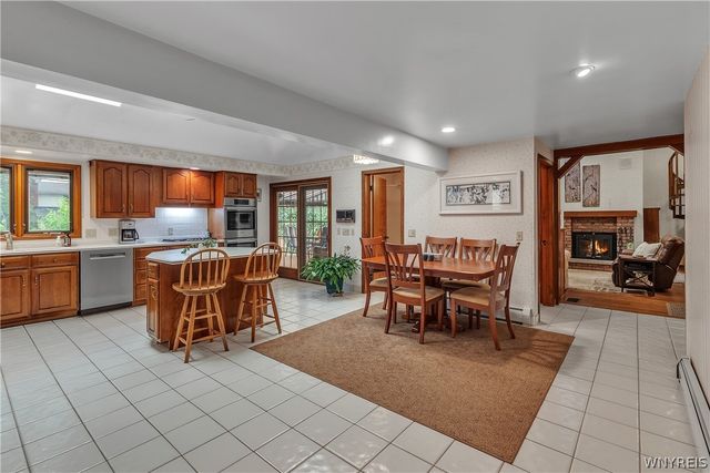 84 Carriage Cir, Amherst, NY 14221