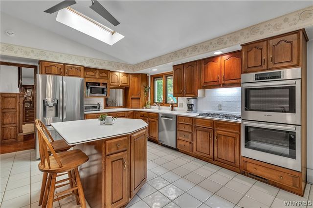 84 Carriage Cir, Amherst, NY 14221