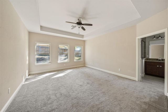 2028 E Lake Drive, Huntsville, TX 77340