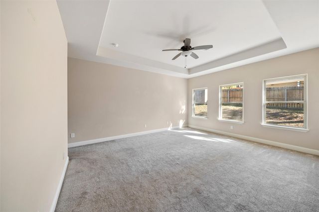 2028 E Lake Drive, Huntsville, TX 77340