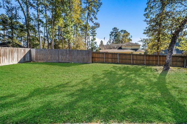 2028 E Lake Drive, Huntsville, TX 77340