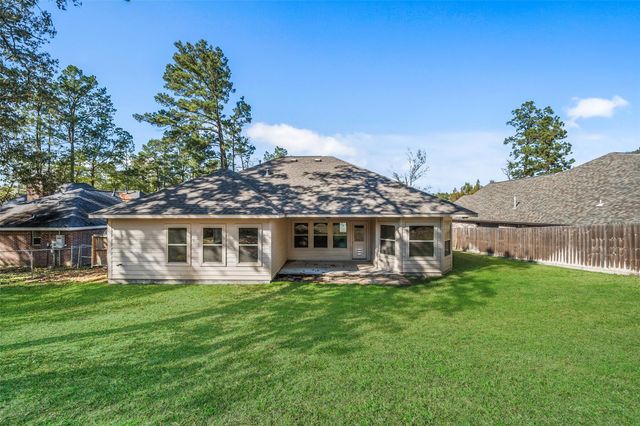 2028 E Lake Drive, Huntsville, TX 77340