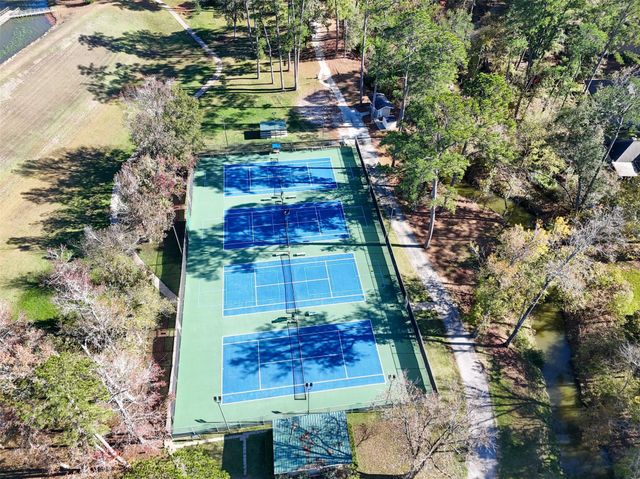 2028 E Lake Drive, Huntsville, TX 77340