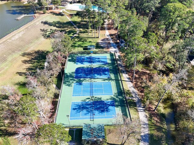 2028 E Lake Drive, Huntsville, TX 77340