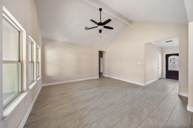 2028 E Lake Drive, Huntsville, TX 77340