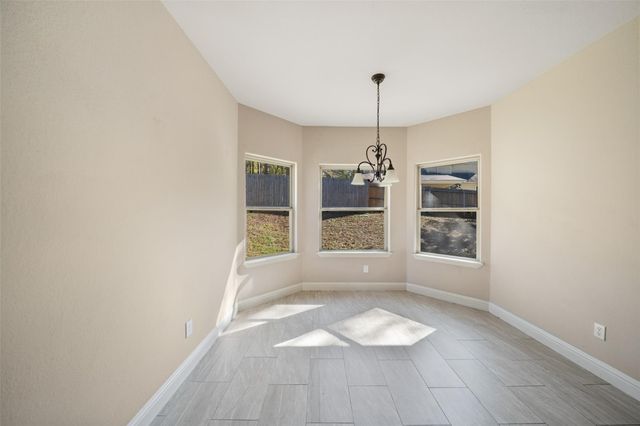 2028 E Lake Drive, Huntsville, TX 77340