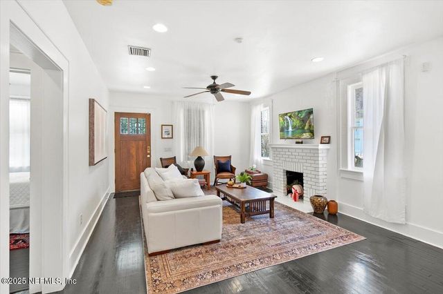 2575 DELLWOOD Avenue, Jacksonville, FL 32204