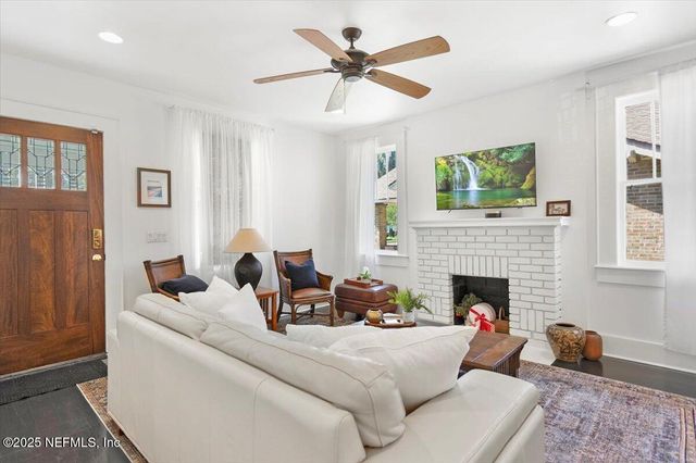 2575 DELLWOOD Avenue, Jacksonville, FL 32204