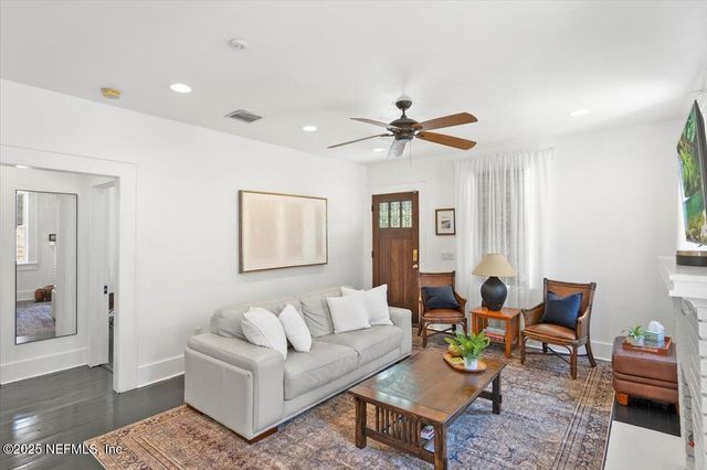 2575 DELLWOOD Avenue, Jacksonville, FL 32204