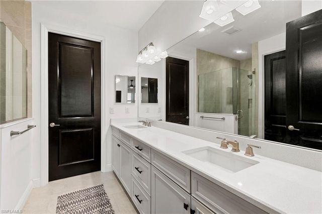 2567 Seychelles DR 207, Naples, FL 34112