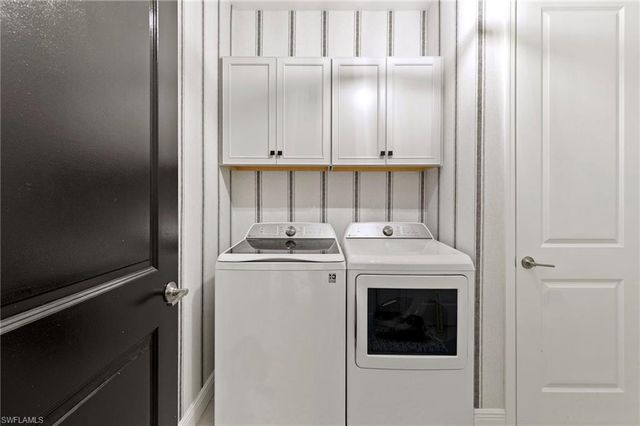 2567 Seychelles DR 207, Naples, FL 34112