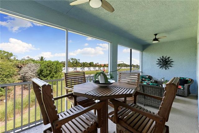 2567 Seychelles DR 207, Naples, FL 34112