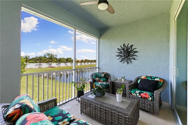 2567 Seychelles DR 207, Naples, FL 34112